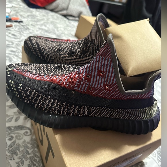 Normal Wear Youth Yeezy 350’s - Picture 2 of 3